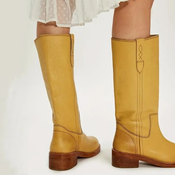 NEW! Women’s Tall Campus Boots - Picture 4 of 9